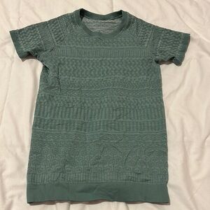 Green Textured Short Sleeve Sweater